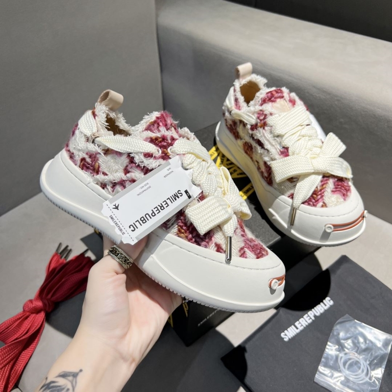 Smilerepublic Canvas Shoes